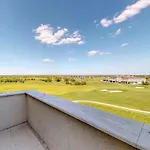 Apartmanhotel At Lighthouse Golf By Parnas Estate