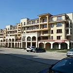 At Lighthouse Golf By Parnas Estate Apartmanhotel *