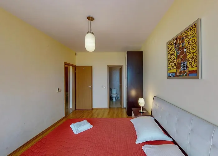 At Lighthouse Golf By Parnas Estate Aparthotel *