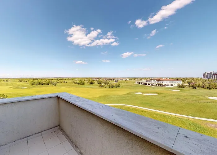 Aparthotel At Lighthouse Golf By Parnas Estate