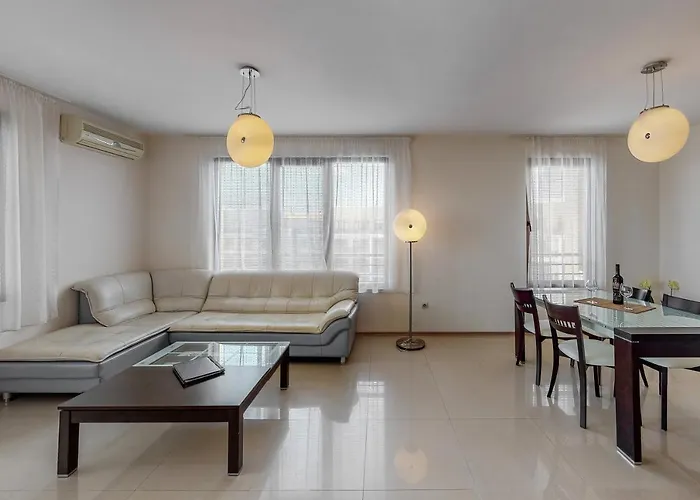 Aparthotel At Lighthouse Golf By Parnas Estate *