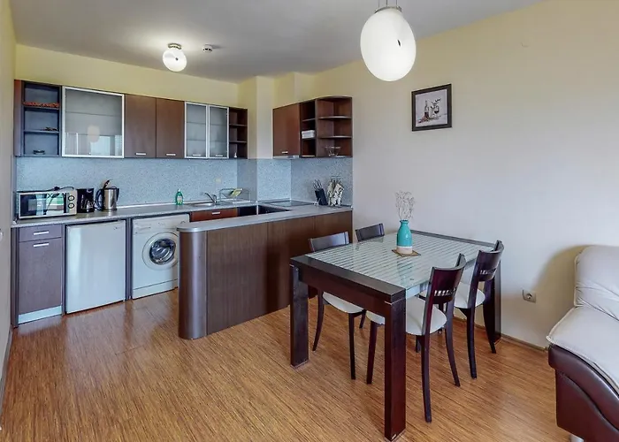 Aparthotel At Lighthouse Golf By Parnas Estate