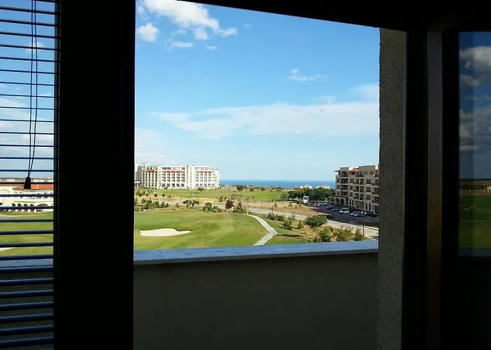 Aparthotel At Lighthouse Golf By Parnas Estate