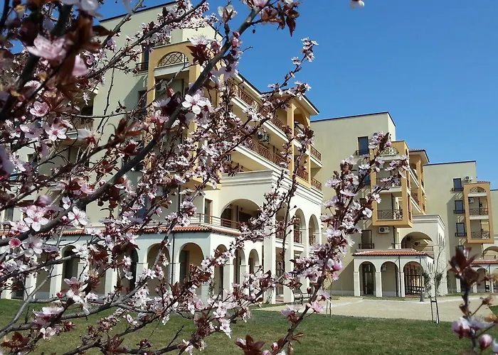 Aparthotel At Lighthouse Golf By Parnas Estate *