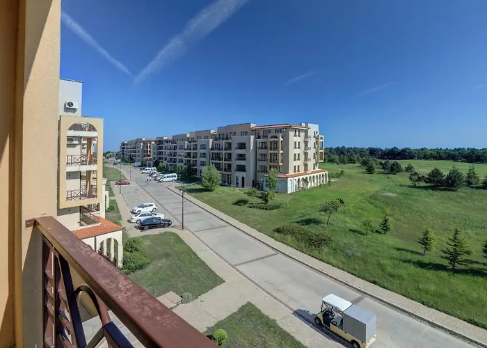 At Lighthouse Golf By Parnas Estate Balchik