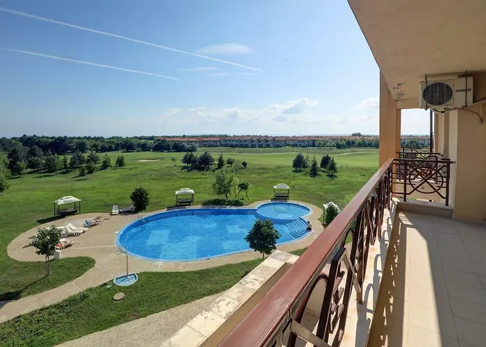 Aparthotel At Lighthouse Golf By Parnas Estate Balchik