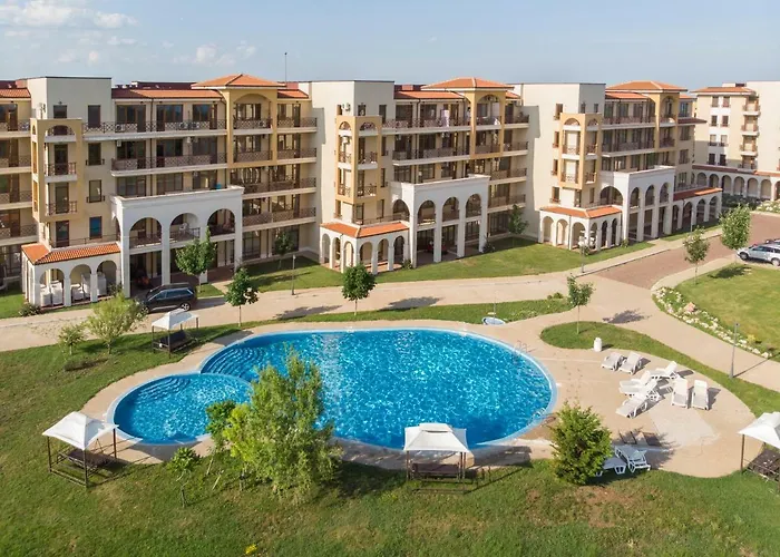 Aparthotel At Lighthouse Golf By Parnas Estate