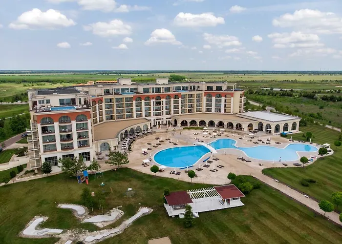 At Lighthouse Golf By Parnas Estate