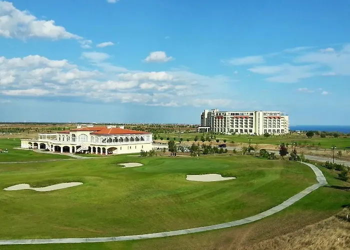 Aparthotel At Lighthouse Golf By Parnas Estate