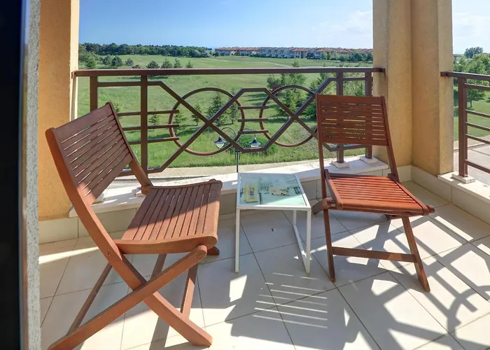 Aparthotel At Lighthouse Golf By Parnas Estate *