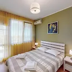 At Lighthouse Golf By Parnas Estate