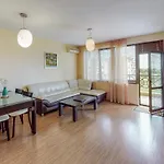 At Lighthouse Golf By Parnas Estate