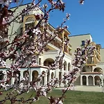 Aparthotel At Lighthouse Golf By Parnas Estate *