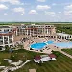 At Lighthouse Golf By Parnas Estate