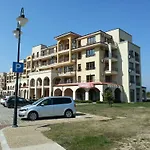 At Lighthouse Golf By Parnas Estate Aparthotel