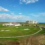 Aparthotel At Lighthouse Golf By Parnas Estate