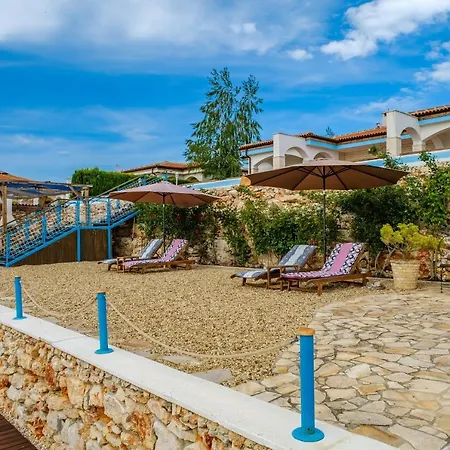 Lighthouse Luxe Estate & Villa