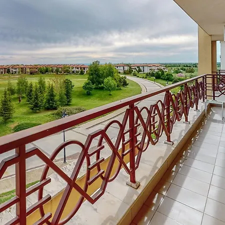 At Lighthouse Golf By Parnas Estate