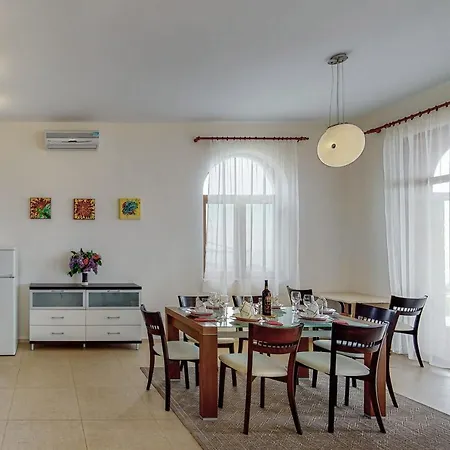 Lighthouse Luxe Estate & Balchik