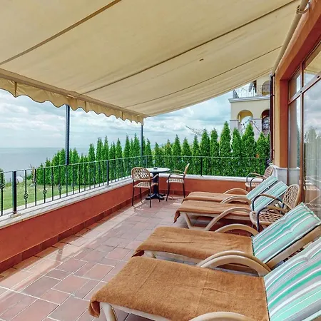 Villa Lighthouse Luxe Estate & Balchik
