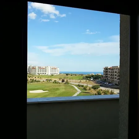 Aparthotel At Lighthouse Golf By Parnas Estate