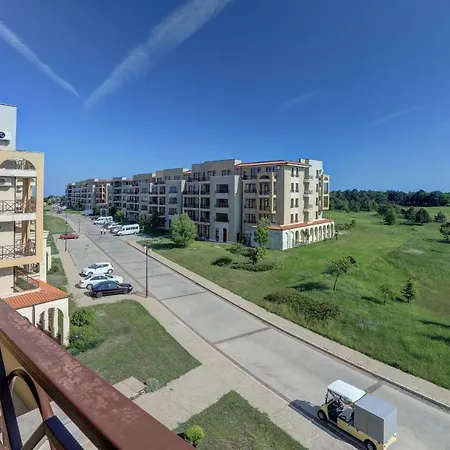 At Lighthouse Golf By Parnas Estate Balchik
