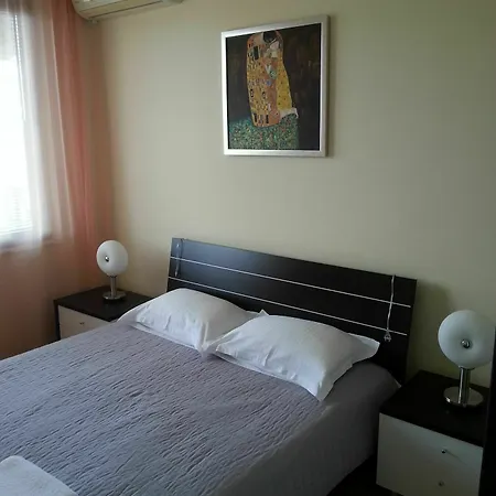 Aparthotel At Lighthouse Golf By Parnas Estate