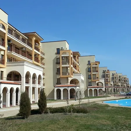 At Lighthouse Golf By Parnas Estate