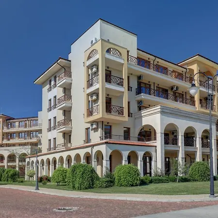 Lighthouse Luxe Estate & * Balchik