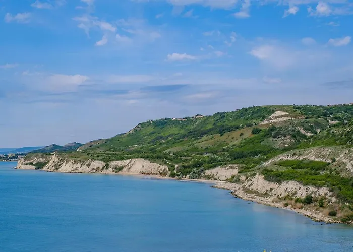 At Lighthouse Golf By Parnas Estate Апартхотел