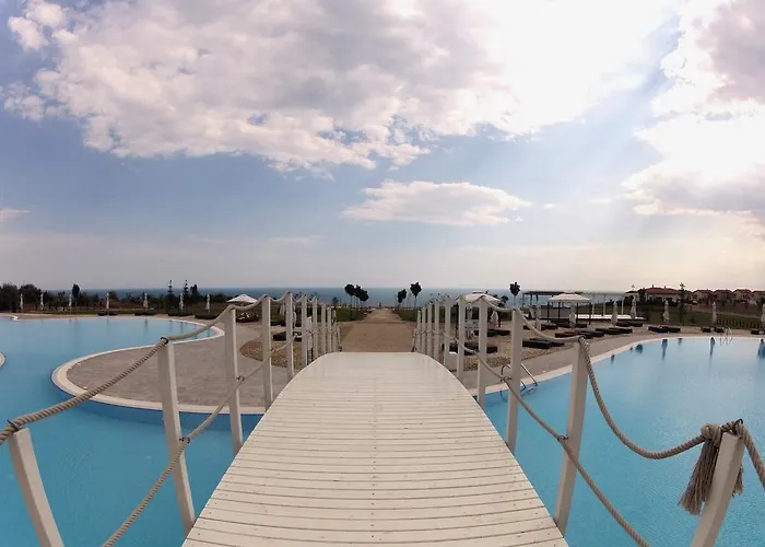 Апартхотел At Lighthouse Golf By Parnas Estate