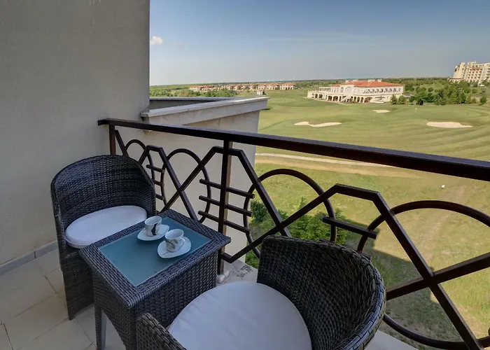 Апартхотел At Lighthouse Golf By Parnas Estate