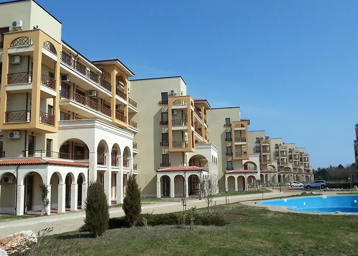 At Lighthouse Golf By Parnas Estate